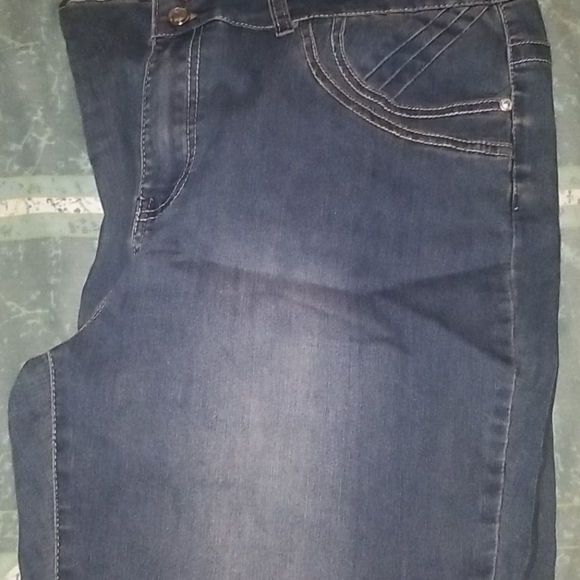 Jeans - Picture 1 of 1